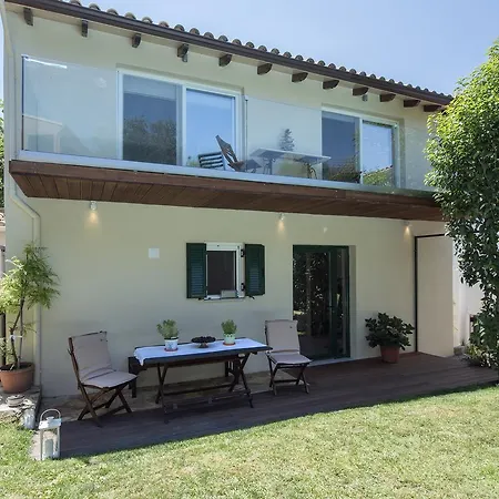 Spitaki Pool House